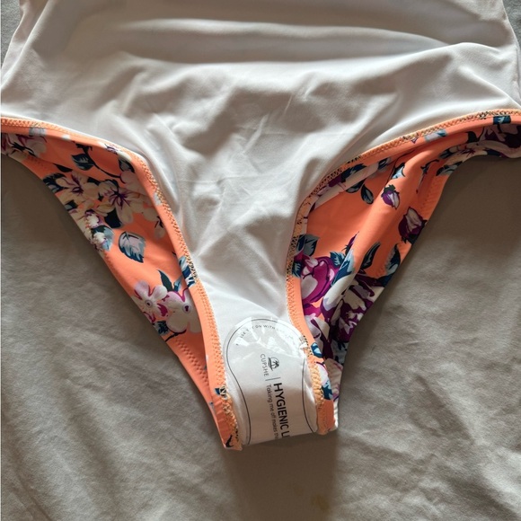 Cupshe Floral Bikini Bottoms in Orange and Purple - Picture 4 of 4